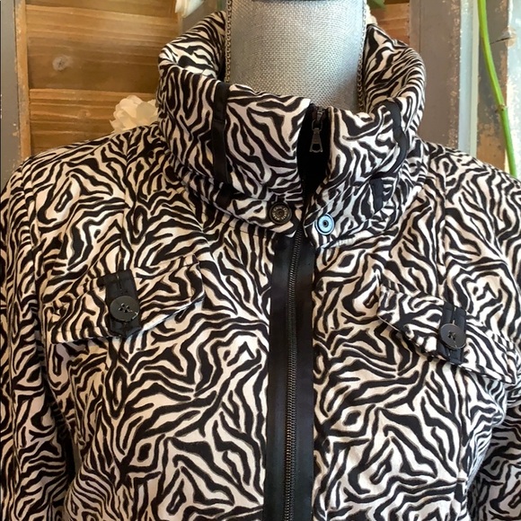 Marc Cain Sport Animal Print Crop Jacket 🌟 - Picture 10 of 16